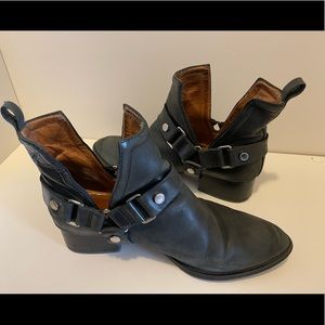 COPY - Leather Jeffrey Campbell Black pointed boots